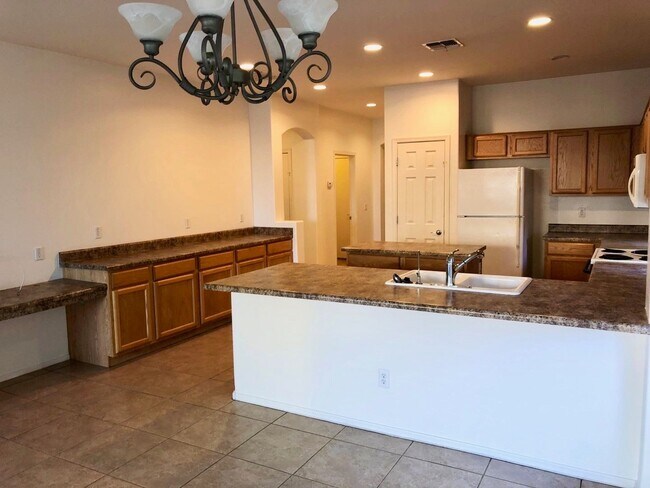 Building Photo - SEVILLE COMMUNITY - ALL MAJOR APPLIANCES