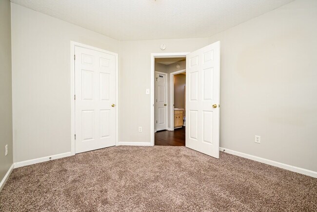 Building Photo - 717 Kaylors Meadow