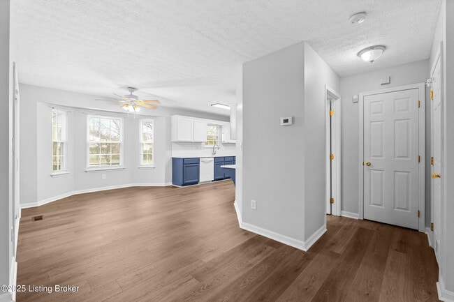 Building Photo - 11001 Bay Run Dr