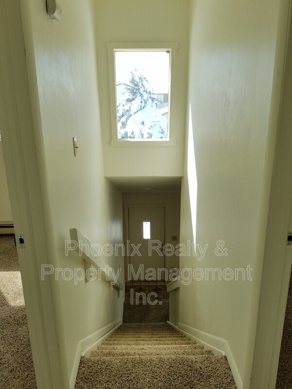 Building Photo - 901 Sir Galahad Dr