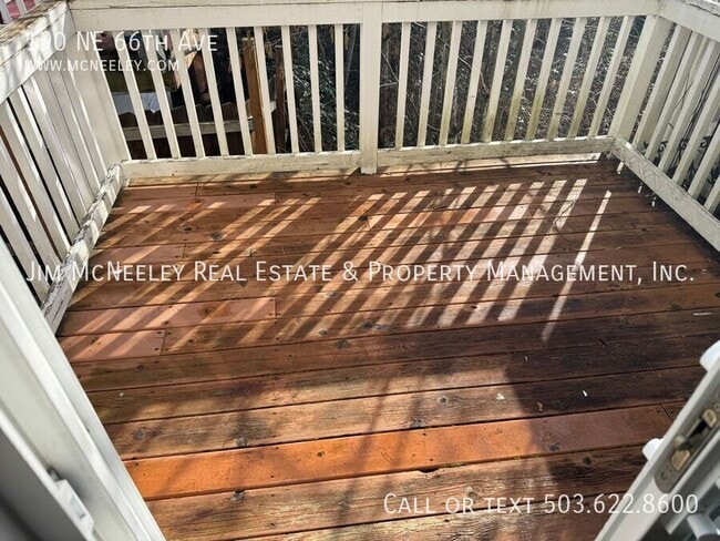 Building Photo - 190 NE 66th Ave