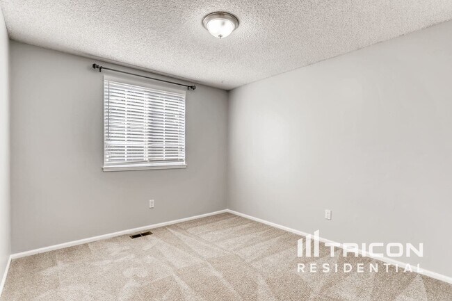 Building Photo - 4170 S Biscay Cir