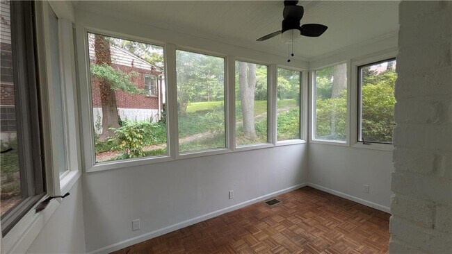 Building Photo - 4300 Rickenbacker Way NE