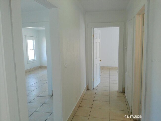 Building Photo - 1148 Oakhill St