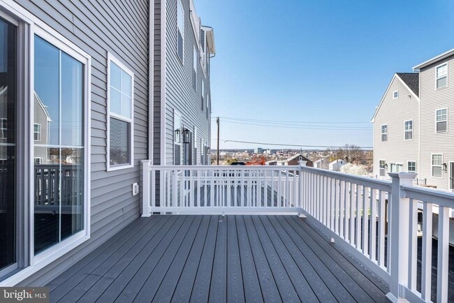 Building Photo - 434 Hurst St