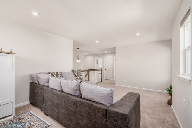 Building Photo - 968 Blackmore Dr