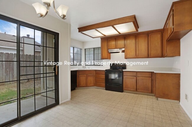 Building Photo - Back On The Rental Market Updated 3 Bedroo...