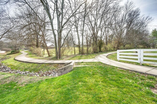 Building Photo - Spotless home in sought after Fieldstone Farms!