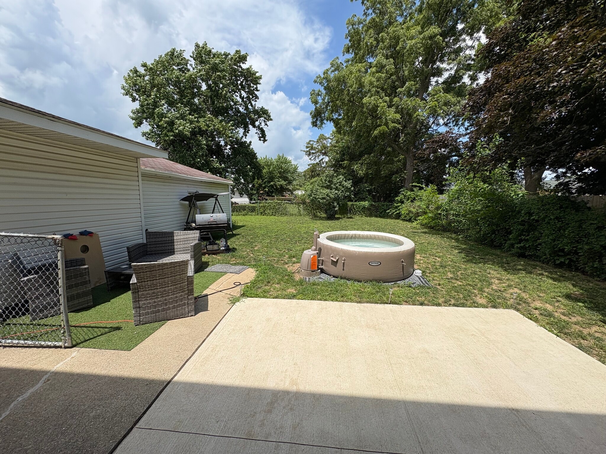 Fenced yard and patio - 2005 Interurban Rd