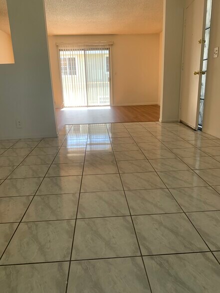 Building Photo - 737 Venice Way