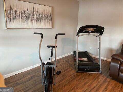 Building Photo - 8712 Lake Dr SW