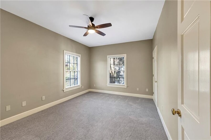 Building Photo - 305 N Jackson St