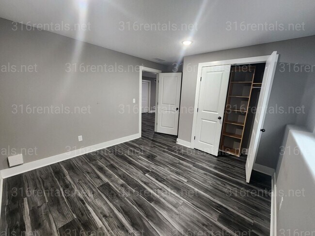 Building Photo - 5258 N Plumthicket St