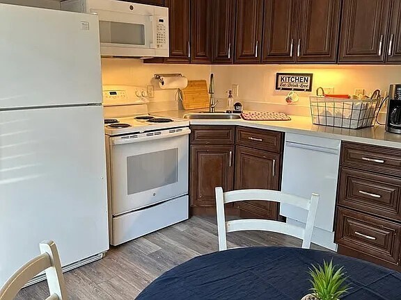 Building Photo - 1950 Weaver St