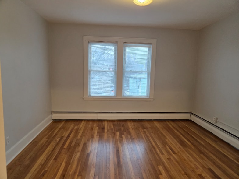 Building Photo - 168-170 Oak St