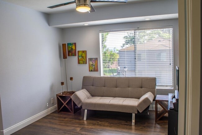 Building Photo - 522 Via Colinas