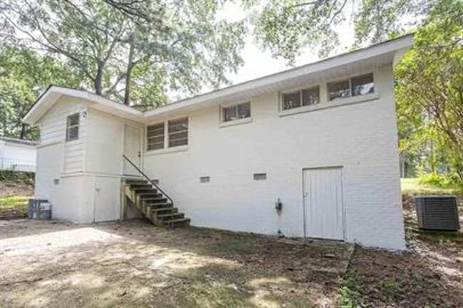 Building Photo - Modern 3BR/2BA Near UAB & Downtown