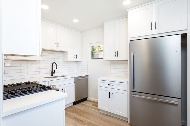 Building Photo - 4601-4607 Muir Ave.