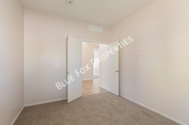 Building Photo - 8277 W Zlacket Dr