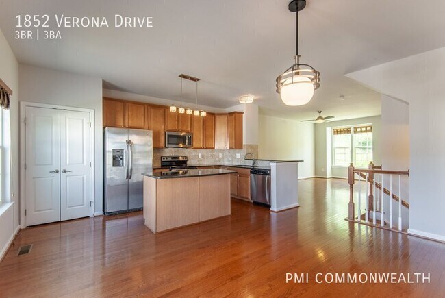 Building Photo - 1852 Verona Dr