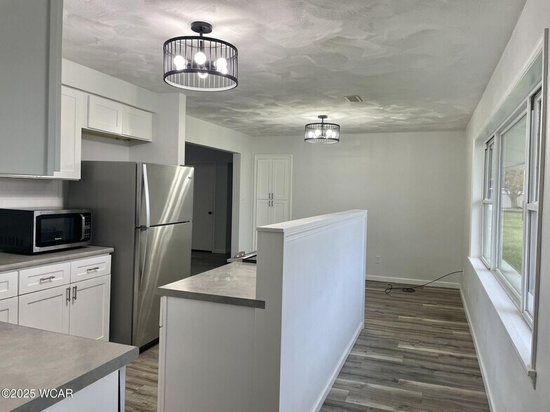 Building Photo - 4701 W Elm St