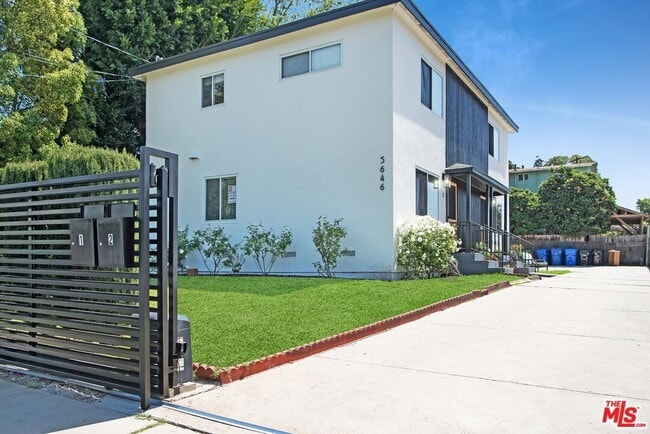 Building Photo - 5646 Aldama St