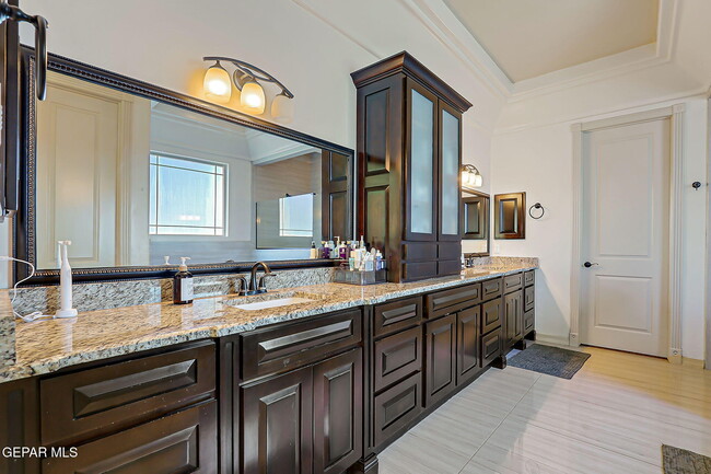 Building Photo - 13452 Emerald Falls Dr