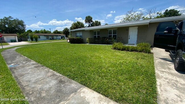 Building Photo - 2125 Emerald Ct