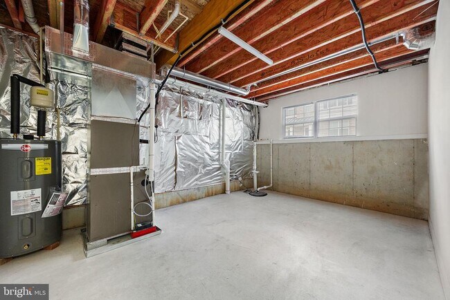 Building Photo - 601 Pony Ln