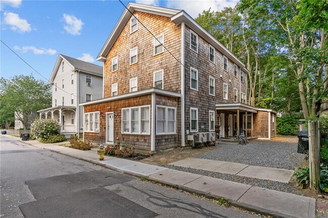 Building Photo - 16 Brinley St