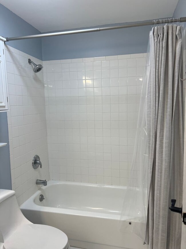 Building Photo - Remodeled Two Bedroom Tabby Walk Villa on First Floor