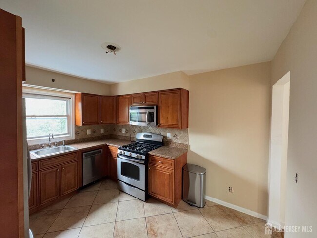 Building Photo - 304 Woodcliff Ave