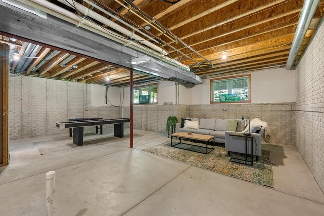 Building Photo - 407 Century Oak Dr