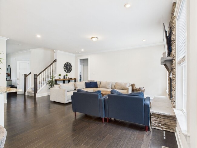 Building Photo - Spacious 5-Bedroom Colonial Home for Rent ...