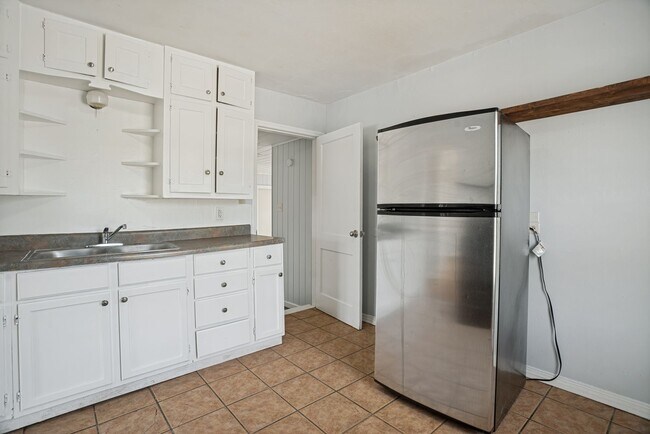 Building Photo - 2 Bedroom in University Park!