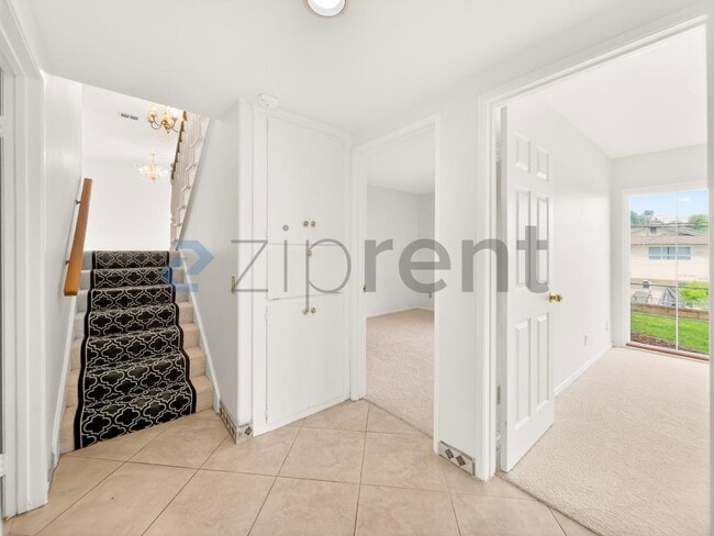 Building Photo - 9534 Swinton Ave