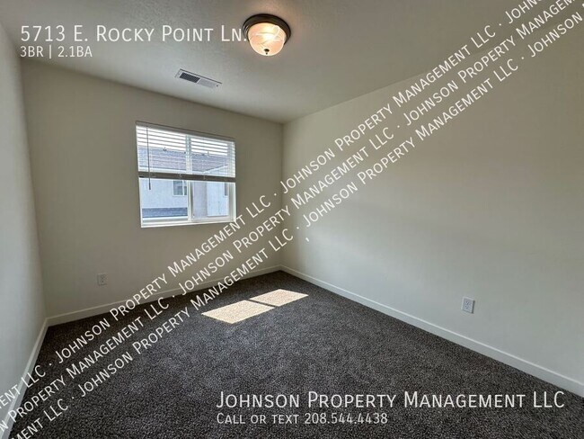 Building Photo - 5713 E. Rocky Point Ln.-2