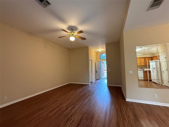 Building Photo - 25 Azalea Dr