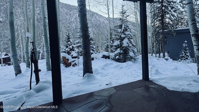 Building Photo - 302 Roaring Fork Dr