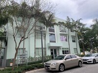 Building Photo - 805 SE 3rd Ave