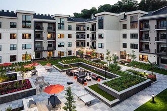 Avalon At Edgewater Nj Apartment Finder