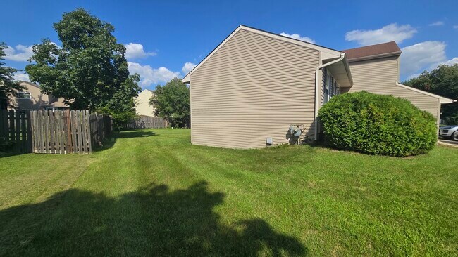 Building Photo - 122 Canton Ln