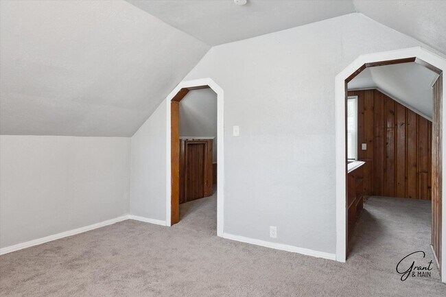 Building Photo - $1300 3 bedroom bungalow