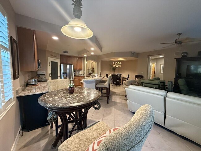 Building Photo - Rialto