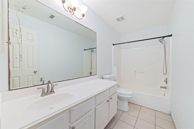 Building Photo - 1106 N Rock Dr