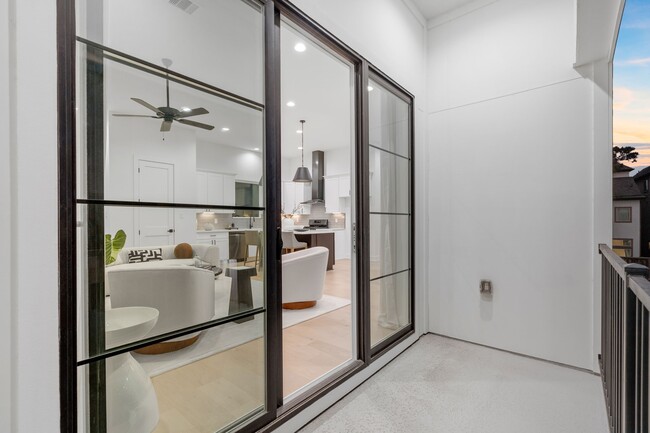 Building Photo - 8707 Ojeman Villas Dr