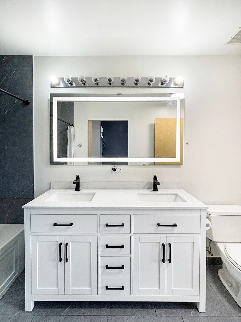 Building Photo - 1720 S Michigan Ave