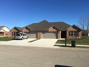 Building Photo - Laurel Creek Apts, 2225/2227 Shamrock Ln