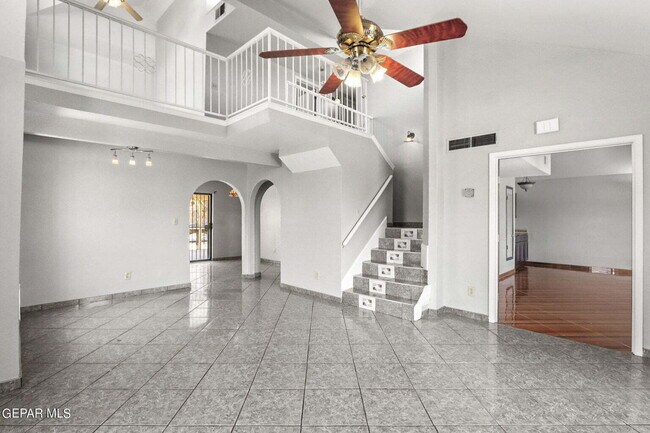 Building Photo - 1433 Sierra De Oro Dr