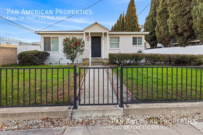 Building Photo - 9106 1/2 Palm St.-A6